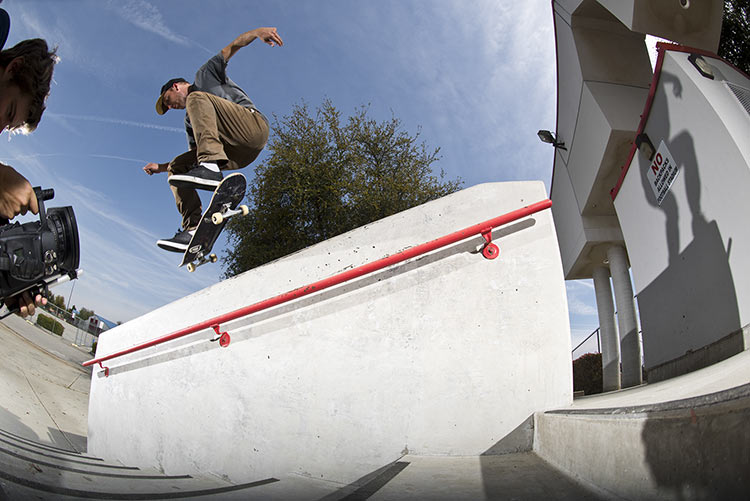 heelflip crooks bakersfield hammeke 750px