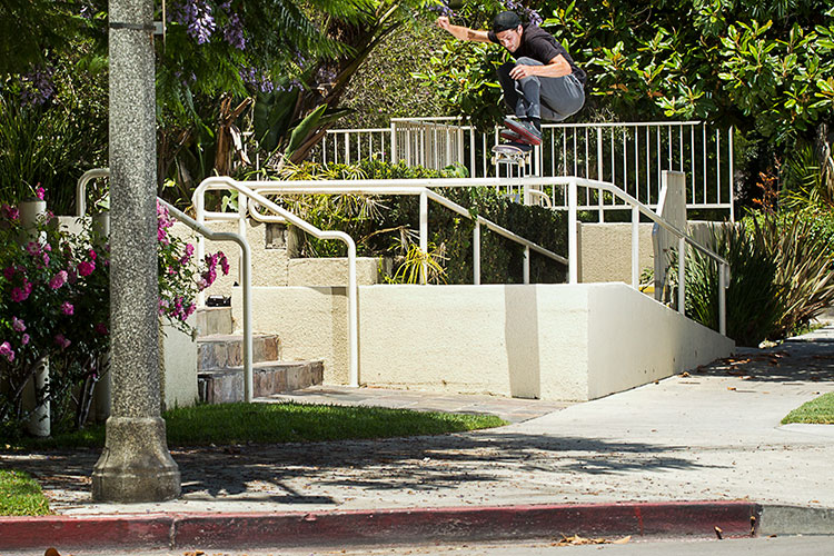 RyanTownley Kickflip LA Karpinski DZ 750px