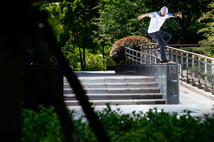 carlosribeiro fsnollie180switchnosegrindrevert shanghai barton 1 1 750px