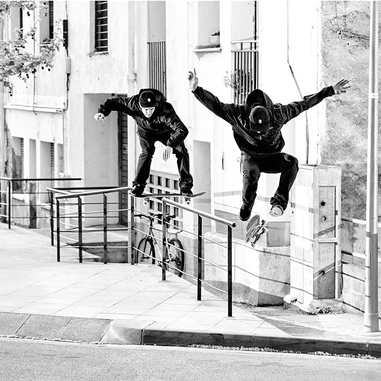 SASCHA DALEY bump boardslide fs shovit out BW DZ 750px