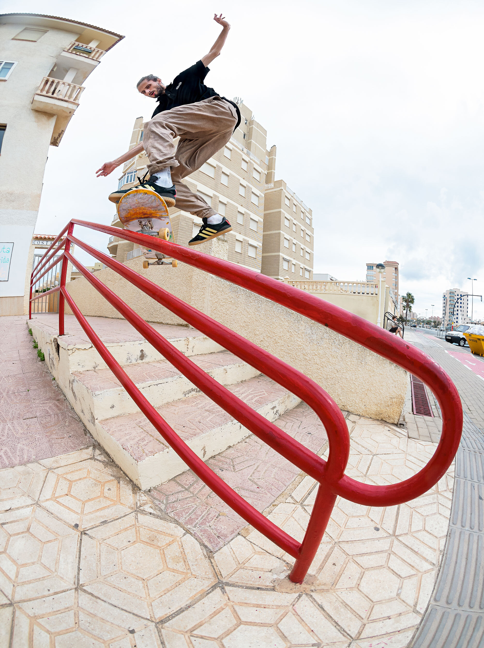 GUSTAV TØNESSEN bigspinne fs noseslide red rail BO3 DZ