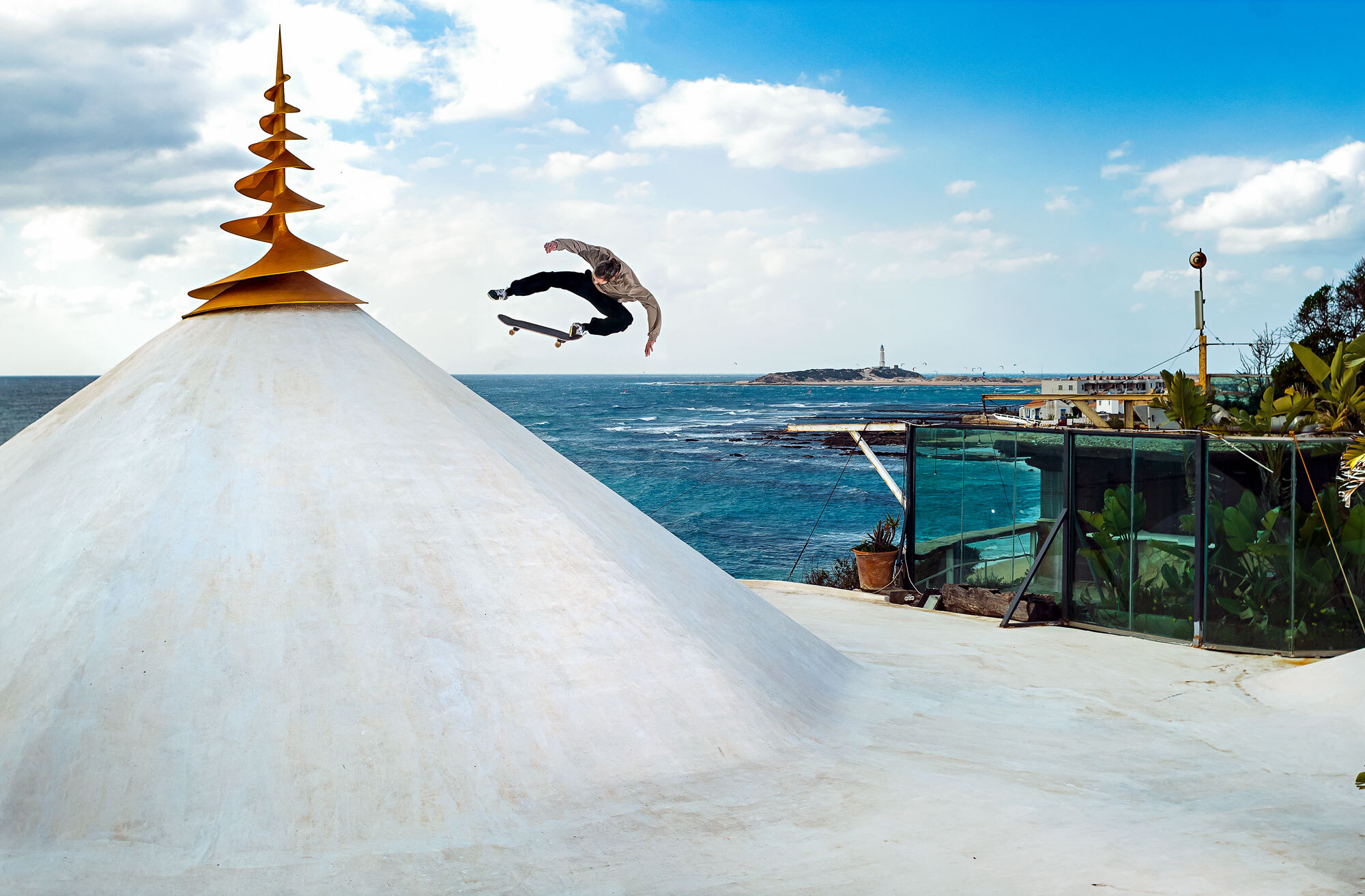 GUSTAV TØNESSEN sw kickflip to fakie Hayma BO5 DZ 2000 Cropped